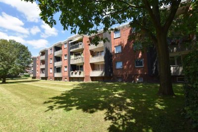 Komplett renovierte 2-Zimmer-Wohnung + Balkon + optional Garage, Brunsbüttel - OTTO STÖBEN GmbH