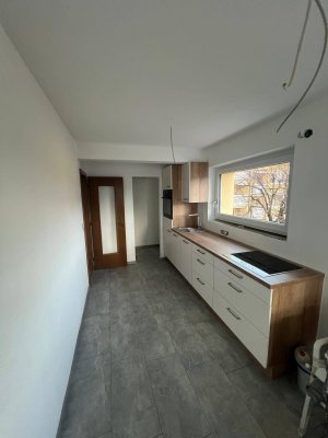 Moderne 2-Zimmer Erdgeschosswohnung mit Balkon in Rum