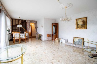 Urban wohnen auf zwei Ebenen - bezugsfreie 3,5-ZW-Maisonette mit Balkon und Potenzial
