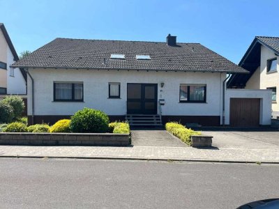 Geschmackvolles Einfamilienhaus mit barrierefreier ELW und tollem Gartengrundstück