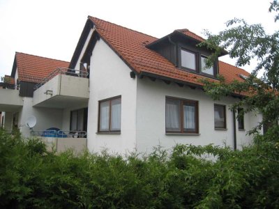 Sehr freundliche 3,5-Zimmer-Dachwohnung mit 2 Balkonen in Top-Lage