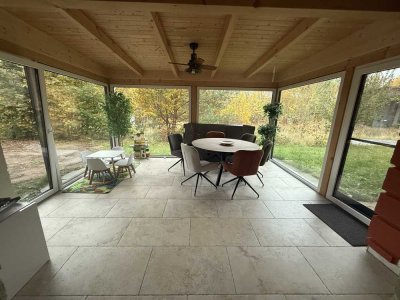 Möbliertes Doppelhaus mit Wintergarten