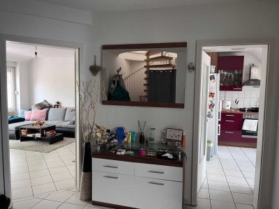 Schöne 3-Zimmer-Maisonette-Wohnung mit gehobener Innenausstattung mit Balkon in Heidelberg