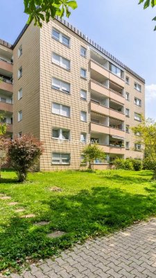 Helle 3 bis 4 Zimmerwohnung mit Südloggia und Garagenstellplatz in idealer Lage