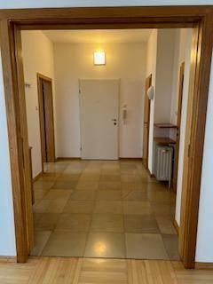 Linz Zentrum, schöne 2-Zimmer im 4. Stock mit Aufzug