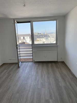 Moderne 1-Zimmerwohnung mit Einbauküche und Balkon in zentraler  Lage von Mainz