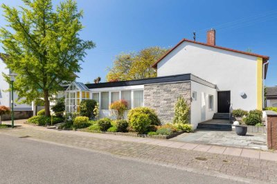 Großzügiges EFH mit vielseitig nutzbarem Anbau auf traumhaftem Grundstück in Neuburg am Rhein
