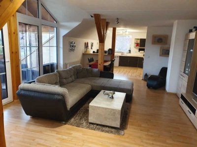 Traumhafte Wohnung mit riesiger Südgaube und exclusivem Balkon