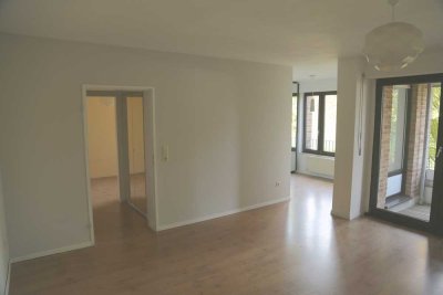 Helle 2-Zimmer-Wohnung mit Balkon und Seeblick in Düsseldorf-Wersten