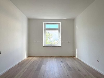 Helle 4-Zimmer-Altbauwohnung mit Balkon in Neuhausen
