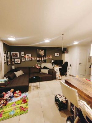 Helle Zwei Zimmer Wohnung in Hennef (Lichtenberg)
