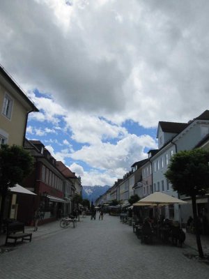 *Direkt in Murnau *Zentrale Lage *3 Zimmer mit offener Küche *EBK *Bad mit Wanne
