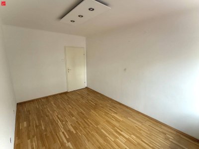 Lichtdurchflutete Räumlichkeiten mit Balkon in Bestlage!