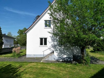 Charmantes 1FH mit riesigem Garten und viel Potenzial