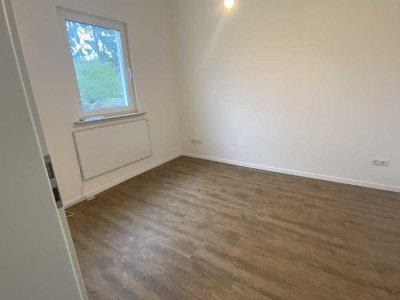 Modernes Neubau-Apartment mit eigenem Garten – perfekt für Singles oder Paare