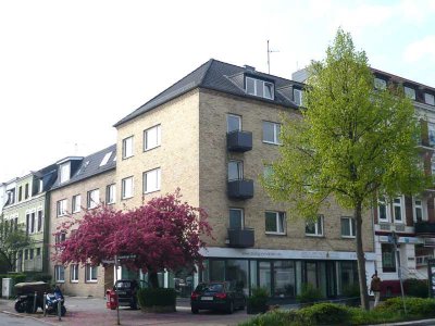 Endetagenwohnung mit Penthouse-Charakter und großer Dachterrasse in zentraler Lage von HH-Wandsbek
