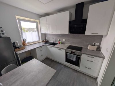 Helle 4-Zimmer Wohnung mit Balkon im 2. OG in Duisburg-Großenbaum