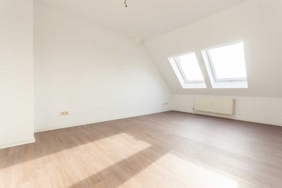 Attraktive 2-Zimmer-Dachgeschosswohnung | Tageslichtbad | Ruhige Lage & gute Anbindung