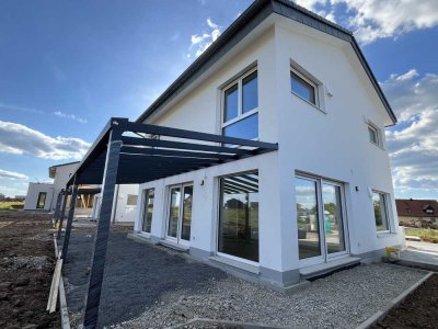 Erstbezug: Kfw40 Einfamilienhaus in Neubausiedlung mit Garten und traumhaften Blick auf Schwanberg