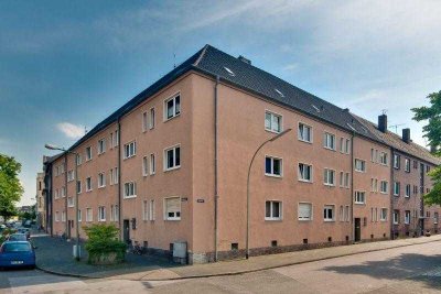 ***Zentral gelegene 2-Zimmerwohnung renoviert und bezugsfertig mit Balkon***