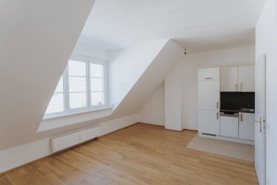 Schöne klimatisierte 3 Zimmer Maisonettewohnung im Dachgeschoß