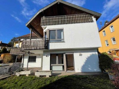 Platz für 2. Familien! Attraktives freistehendes Zweifamilienhaus mit Garten!