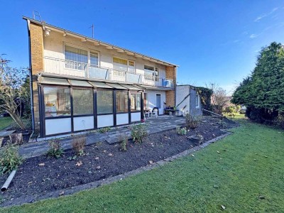 Reinfeld : mod. bed. Architektenhaus mit Garage und Vollkeller auf großem Grundstück (mit Bauoption