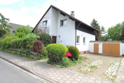 Freistehendes Einfamilienhaus mit zusätzlicher Gartenfläche – Ihr neues Zuhause in Oberasbach !