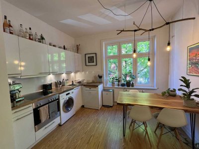 Für 6 Monate befristet & möbliert: 2-Zimmer-Altbauwohnung in Ottensen ab 1.06 oder 15.06