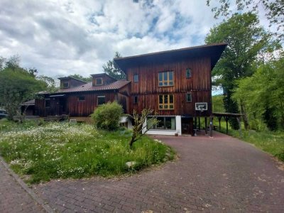 Zwei Häuser, unzählige Möglichkeiten – Wohnen & Arbeiten in ruhiger Lage