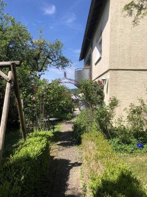 Stilvolle 4-Zimmerwohnung mit Balkon, Garten, EBK und Garage in Sulzbach an der Murr