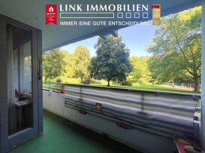 Renovierungsbedürftige 3,5-Zi.-Wohnung mit zwei Loggien und Einzelgarage in Waldrandlage!***