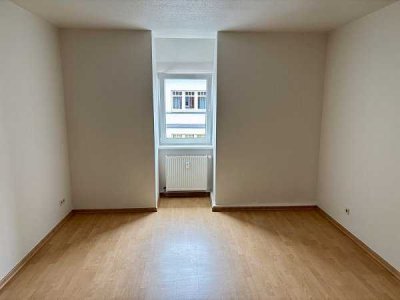 Toller Wohnkomfort in frisch renovierter DG-Wohnung im gepflegten Wohnhaus in Magdeburg/Stadtfeld