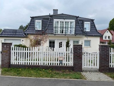 Preiswertes, gepflegtes 4-Zimmer-Einfamilienhaus mit gehobener Innenausstattung und EBK in Falkensee