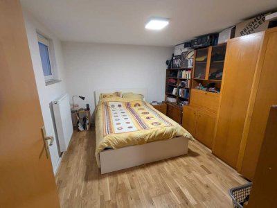 Doppelzimmer in 4er WG mit Wintergarten