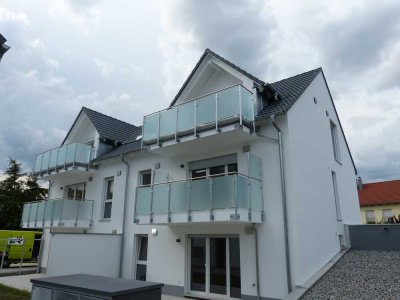 Neuwertige Dachgeschosswohnung mit EBK und Balkon in Ingolstadt-Nord