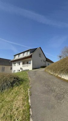 Bauernhaus, Immobilie mit Scheune, für Großfamilien sucht Handwerker ;-)