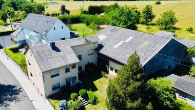 Charmantes Bauernhaus mit Scheune, Garagen und optionalen landwirtschaftlichen Flächen ( 20 Hektar)