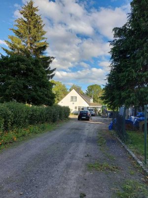 Einfamilienhaus auf großem Grundstück in der Nähe der Trebel