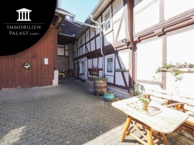 +++ Einfamilienhaus mit zwei Scheunen & Werkstatt – mit viel Platz +++