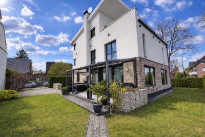 Exklusives Wohnhaus mit gewerblicher Nutzungsmöglichkeit in HH-Sasel