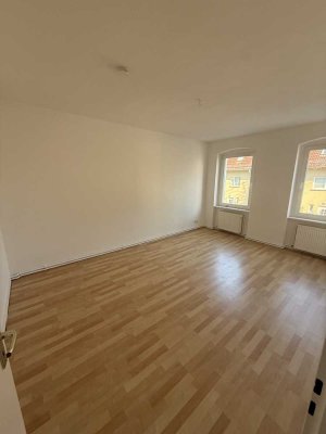 Helle 4-Zimmer-Wohnung mit Wasserzugang in „Klein Venedig“ in Berlin-Spandau zu vermieten