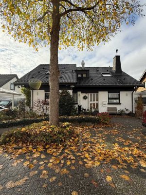Elsdorf freistehendes modernes Einfamilienhaus mit großer Einliegerwohnung u. schönem Garten