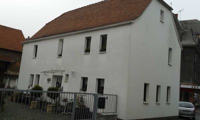 Seltenes Fachwerkanwesen in der Fechenheimer Altstadt – 667 m² Grundstück, Scheune, 3 Garagen