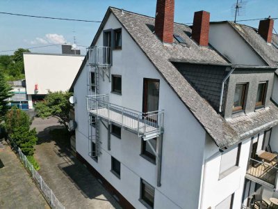 Lichtdurchflutete Dachgeschosswohnung mit Balkon in Koblenz-Kesselheim zu verkaufen!
Absofort!