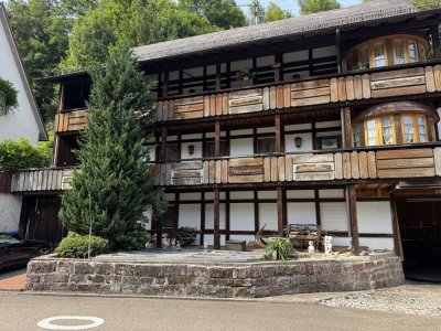 Historisches Gebäude mit toller Aussicht sucht Liebhaber
