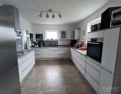 **Chic, modern und neuwertig - lichtdurchflutet - 129 qm Wohnfläche - sehr gepflegte Wohneinheit **