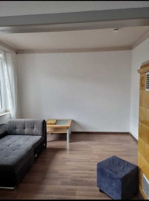 Teilmöblierte 3-Zimmer-Wohnung in gut angebundener Lage von Essen-Frohnhausen zu vermieten