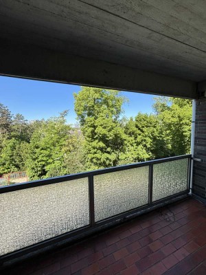 Traumhafte Singelwohnung mit Blick ins Grüne