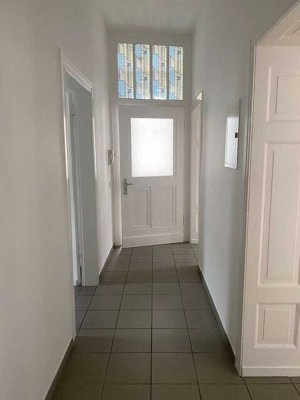 Charmante Vierzimmerwohnung im großzügigen Altbau